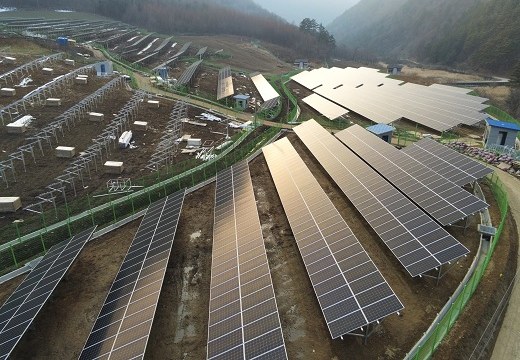 zonnepaneel grondbevestiging zonne-structuur grondschroef korea 2.18MW

