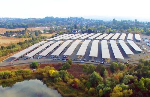 Themapark in Noord-Californië, aangedreven door een 7,5 MW zonne-carportsysteem